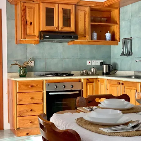 Apartament Tal-mirakli Għarb