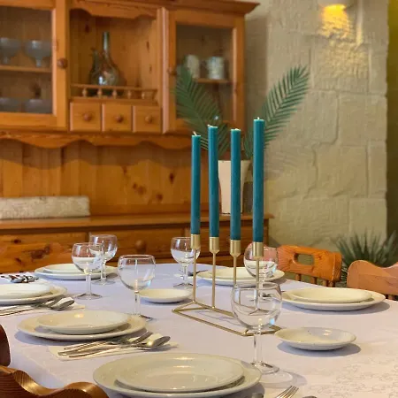 Tal-mirakli Apartament Għarb