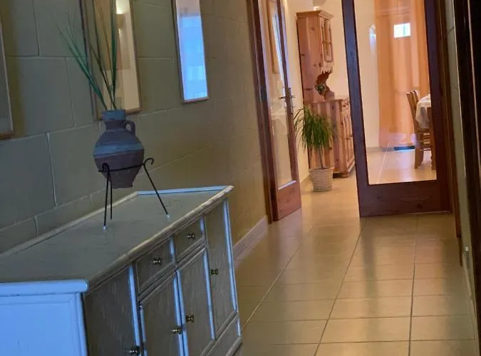 Tal-mirakli Appartement Għarb