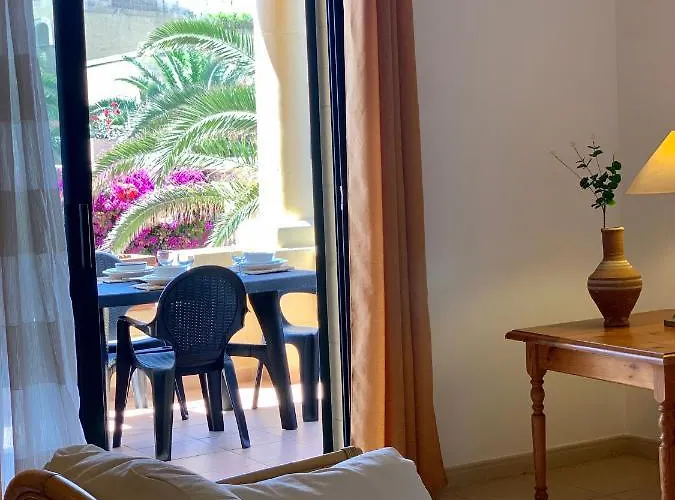 Tal-mirakli Gharb (Gozo)