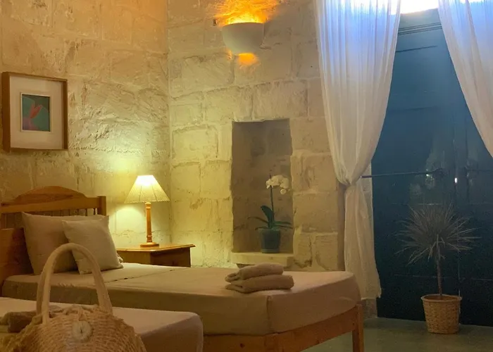 Tal-mirakli Appartement Għarb